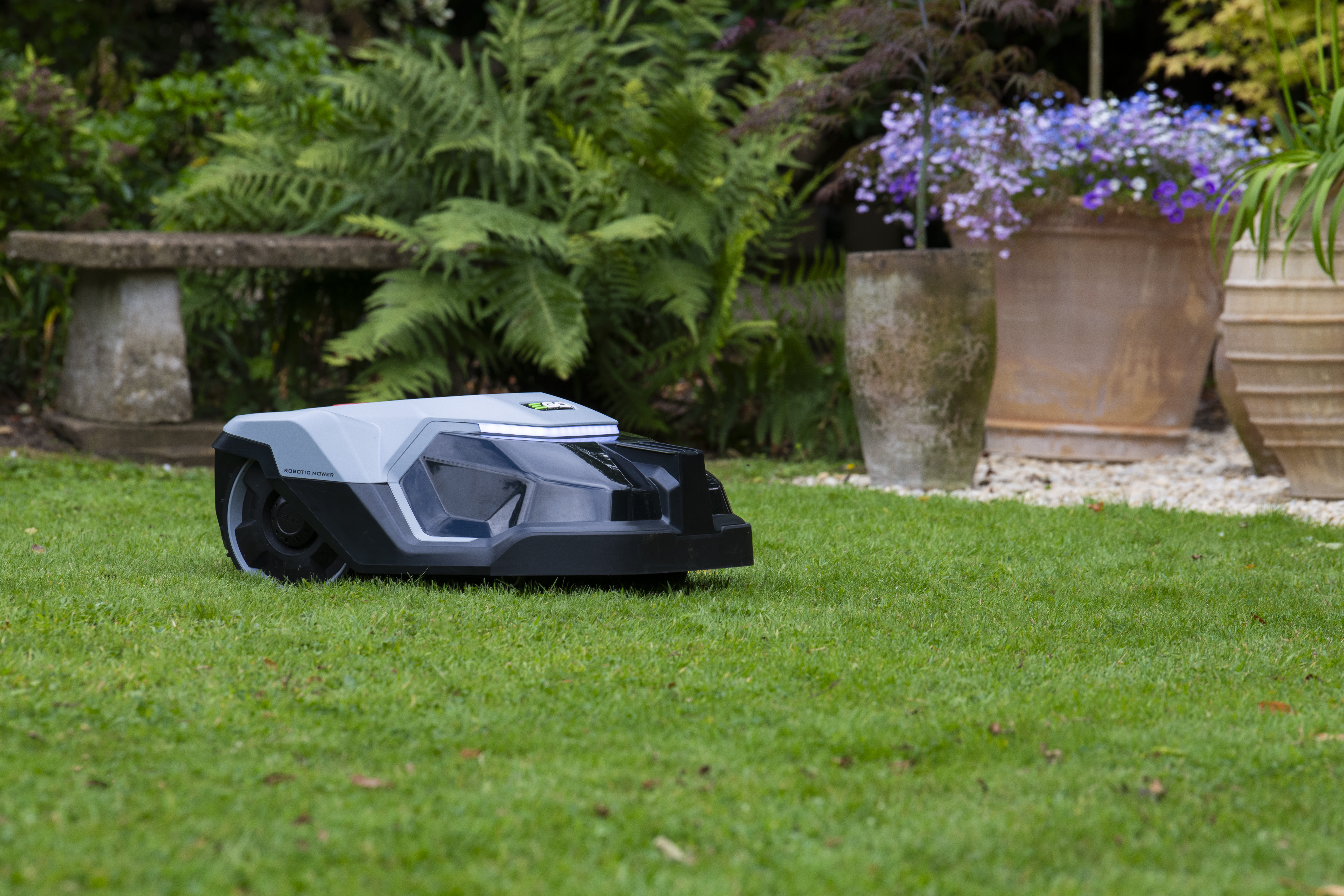 LOHNT SICH DIE INVESTITION IN MÄHROBOTER? (2025 RATGEBER)